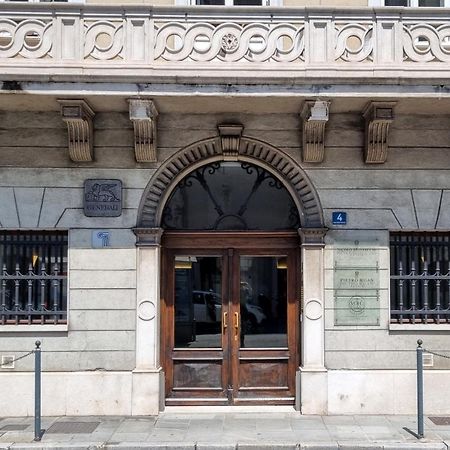 Locanda Al Volo Tommaseo Триест Екстериор снимка