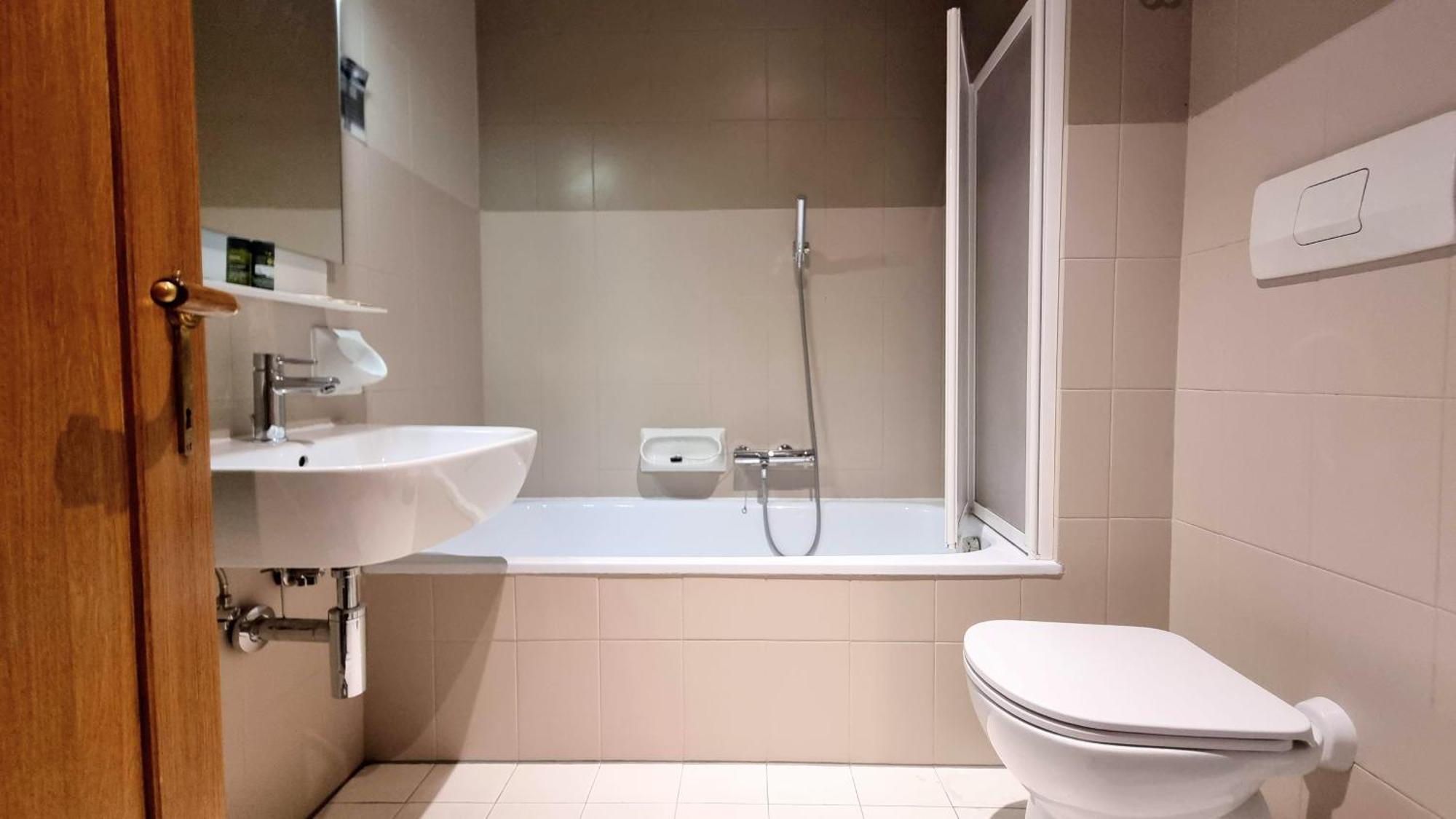 Locanda Al Volo Tommaseo Триест Екстериор снимка